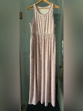 Source Unknown Blush Pink Sleeveless Maxi Dress with Subtle Animal Motif NWOT